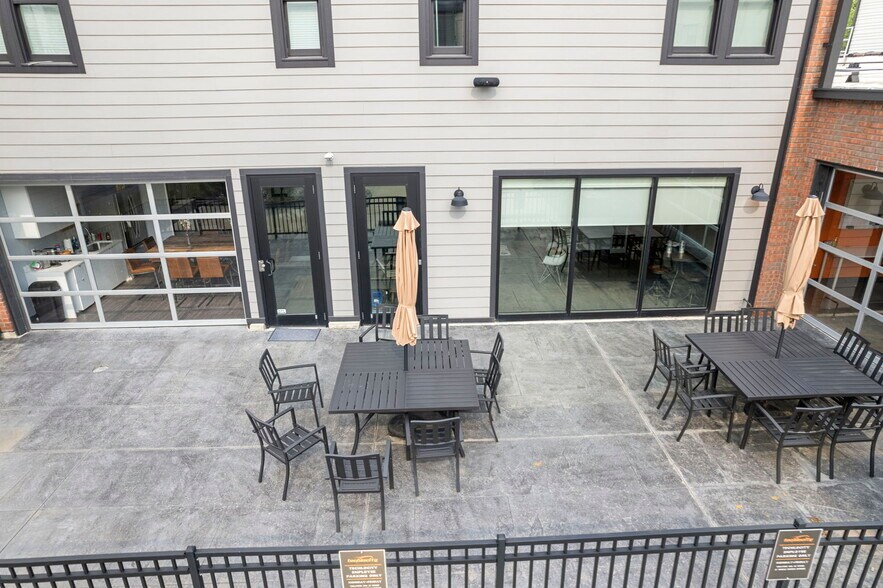 More Photos Of 1828-1834 Central Ave, Indianapolis Loft Creative Space For Sale