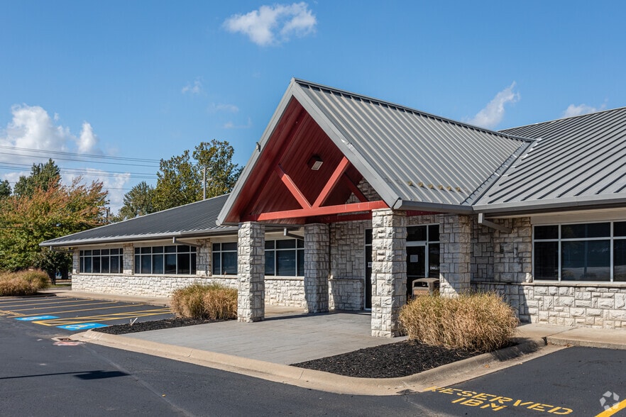 More Photos Of 2501 Technology Dr, Bentonville Unknown For Lease