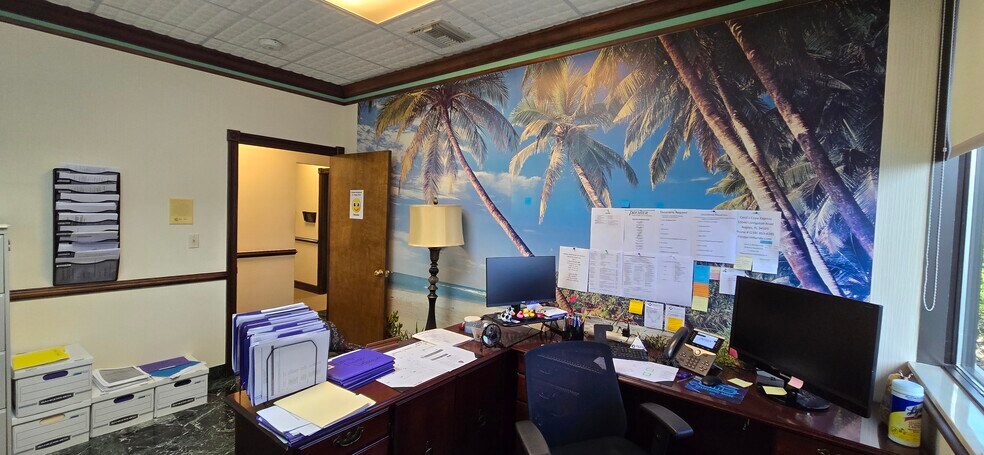 More Photos Of 2375 Tamiami Trl N, Naples Loft Creative Space For Sale