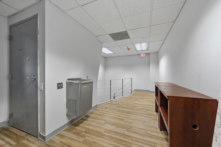 More Photos Of 910 Gilpin Ave, Wilmington Medical For Sale