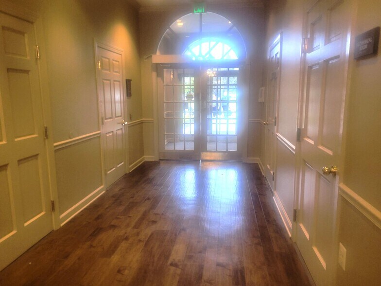 More Photos Of 1400 Front Ave, Lutherville Office For Sale