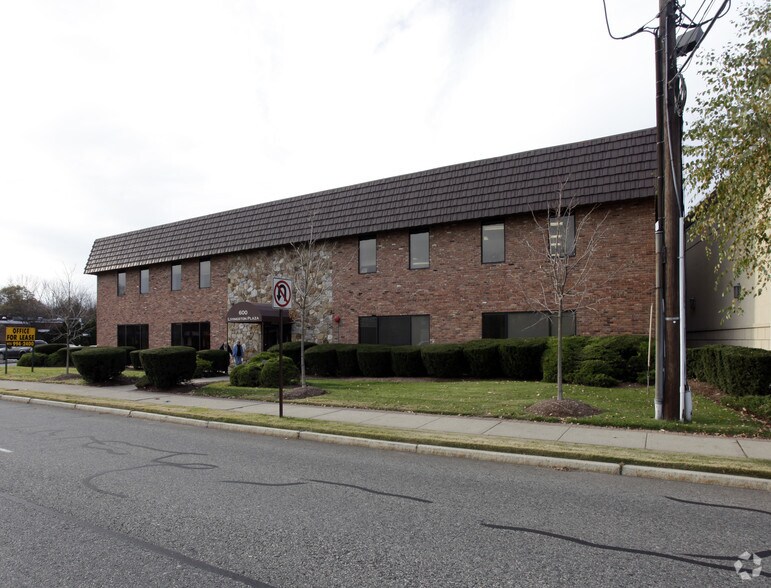 More Photos Of 600 S Livingston Ave, Livingston Office For Lease