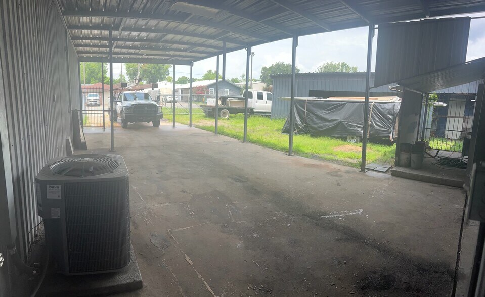 More Photos Of 14606 Sheraton St, Houston Warehouse For Sale