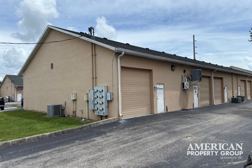 More Photos Of 19800 Veterans Blvd, Port Charlotte Warehouse For Sale