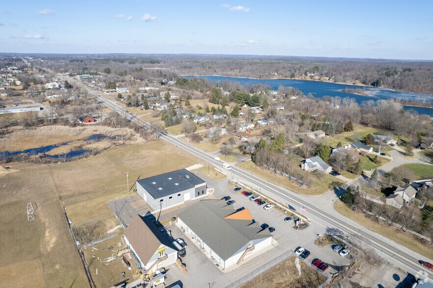 More Photos Of 2112 S Milford Rd, Highland General Retail For Lease