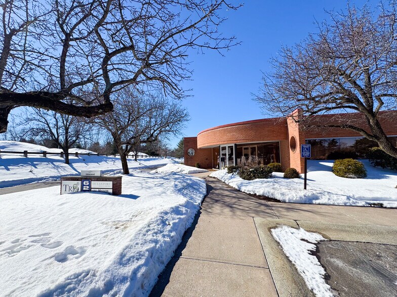 More Photos Of 624 Hebron Ave, Glastonbury Freestanding For Lease