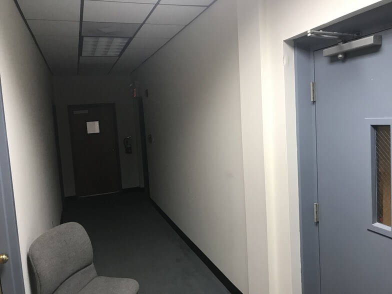 More Photos Of 15885 Kings Hwy, Montross Office For Sale