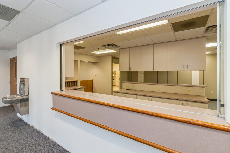 More Photos Of 520 10th Ave, Coralville Medical For Sale