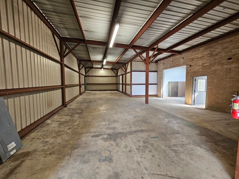 More Photos Of 1059 E 8th St, Upland Warehouse For Lease