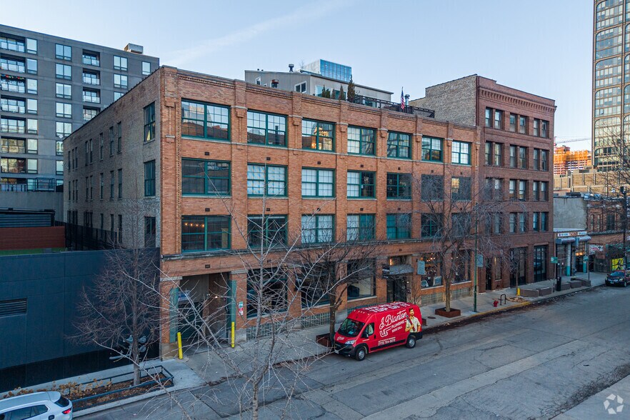 Primary Photo Of 110 N Peoria St, Chicago Apartments For Lease