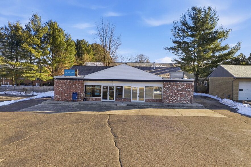More Photos Of 1979-1981 Memorial Dr, Chicopee Freestanding For Sale