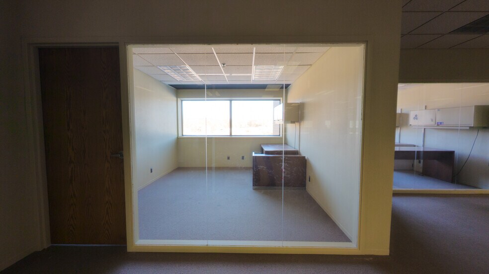 More Photos Of 2450 Marion Rd SE, Rochester Telecom Hotel Data Hosting For Lease