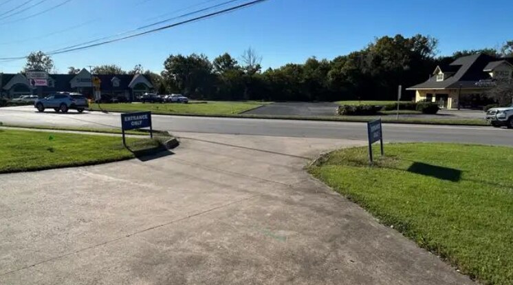 More Photos Of 3108 Blackiston Mill Rd, New Albany Carwash For Sale