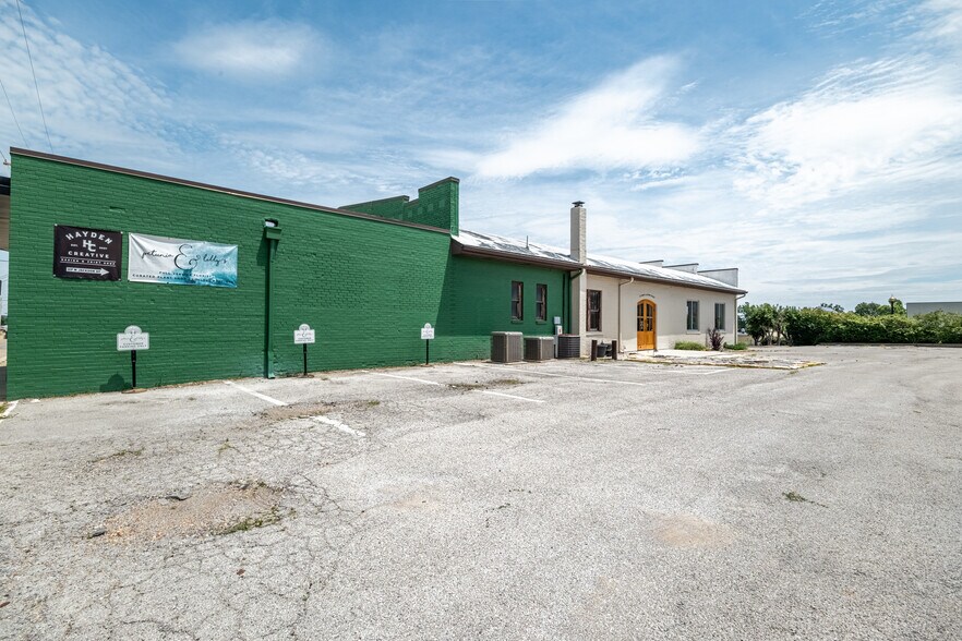 More Photos Of 119 N Jackson St, Perryville General Retail For Sale