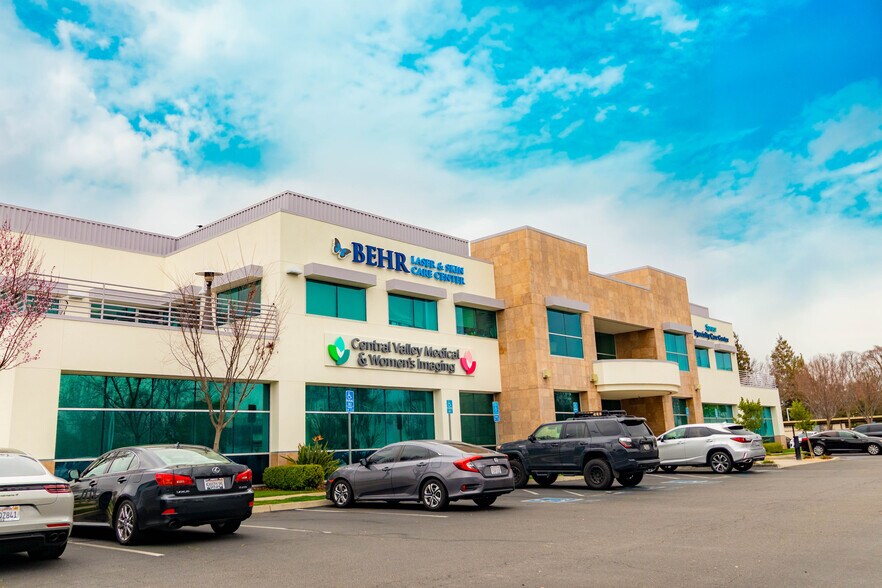Primary Photo Of 1125 E Spruce Ave, Fresno Medical For Lease
