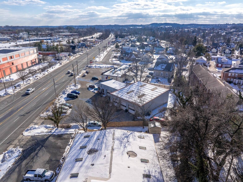 More Photos Of 4010 Southwestern Blvd, Baltimore Service For Sale