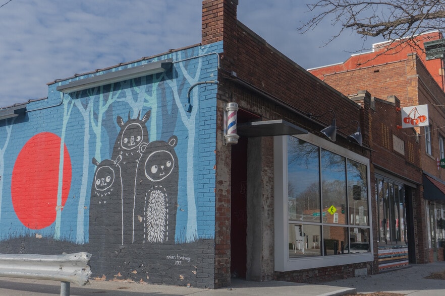 Primary Photo Of 1410 S 13th St, Omaha General Retail For Lease