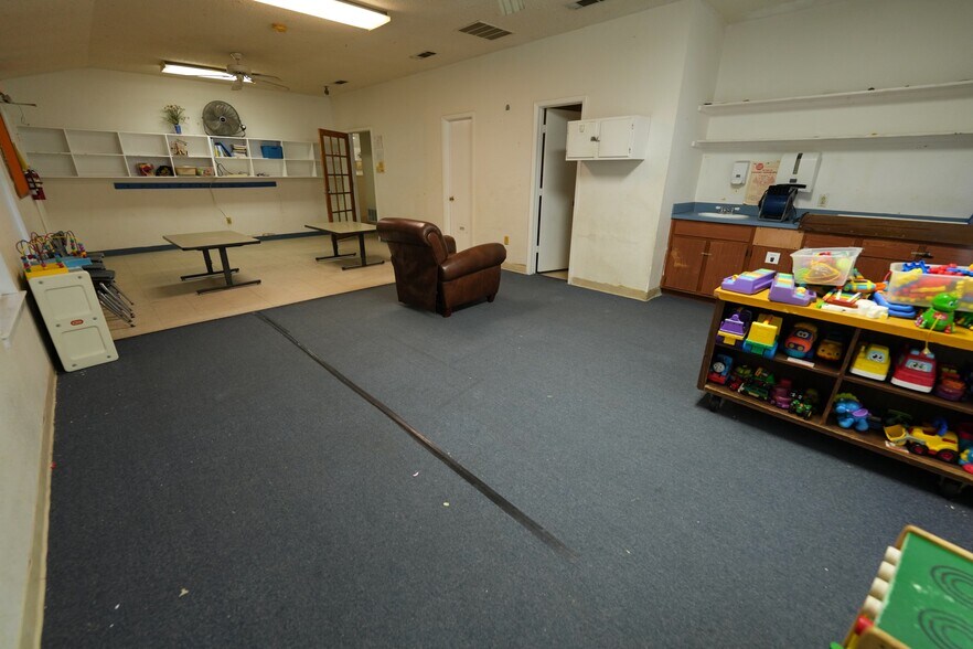 More Photos Of 1125 Roberts Cut Off Rd, River Oaks Daycare Center For Sale
