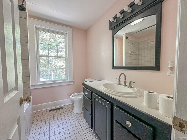 More Photos Of 2395 W Genesee Tpke, Camillus Specialty For Sale