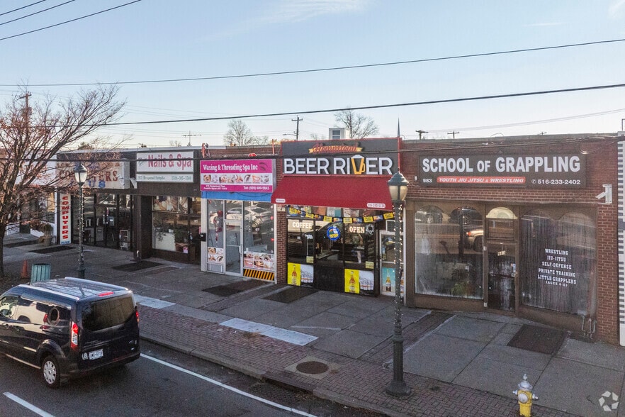 More Photos Of 967-983 Hempstead Tpke, Franklin Square Storefront For Sale