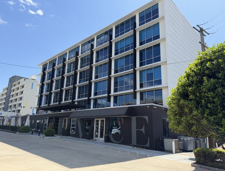 More Photos Of 1720 W End Ave, Nashville Office For Lease