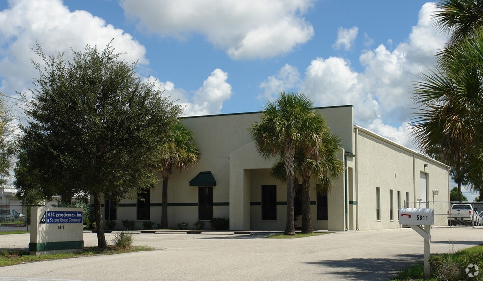 More Photos Of 5811 Corporation Cir, Fort Myers Warehouse For Lease