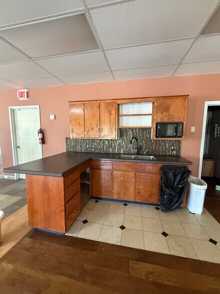 More Photos Of 1507 E Texas St, Bossier City Freestanding For Sale