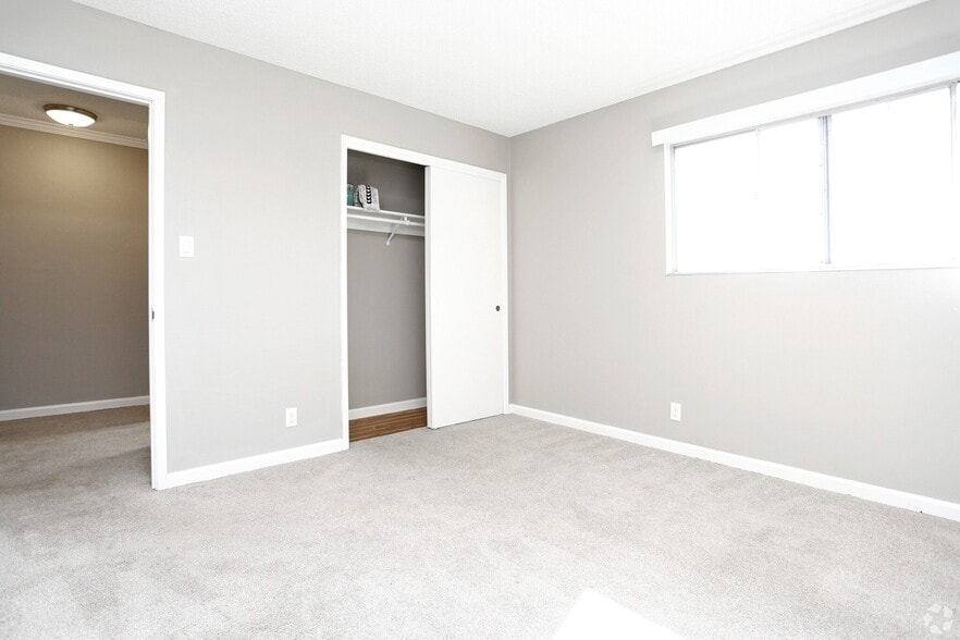 More Photos Of 2275 Grove Way, Castro Valley Apartments For Sale