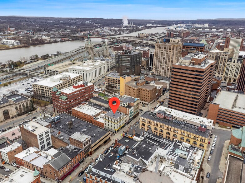 More Photos Of 61 N Pearl St, Albany Apartments For Lease
