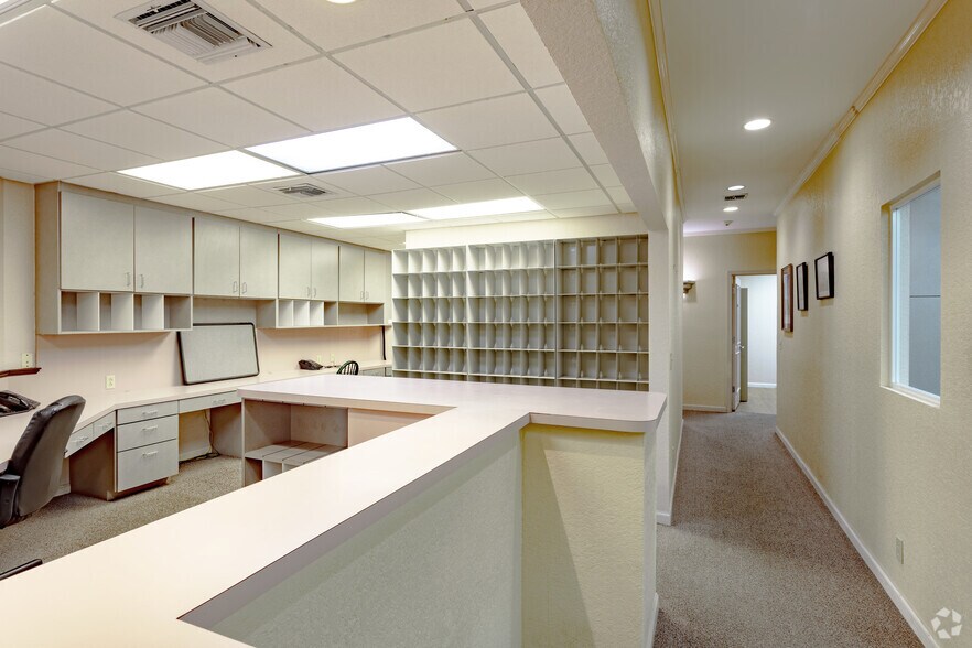 More Photos Of 101 SE 27th Ave, Boynton Beach Medical For Sale