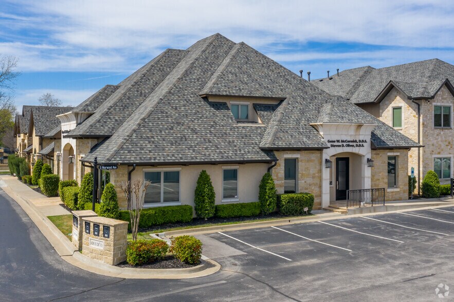 Primary Photo Of 6281 E 120th Ct, Tulsa Medical For Lease
