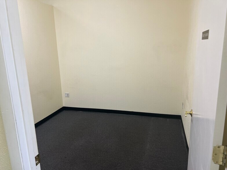 More Photos Of 4740-4780 US Highway 19, New Port Richey Unknown For Lease