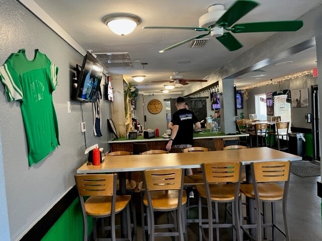 More Photos Of 2205 Apalachee Pky, Tallahassee Restaurant For Sale