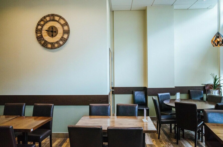 More Photos Of 930 Wayne Ave, Silver Spring Apartments For Sale