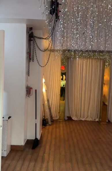Primary Photo Of 478 E Tremont Ave, Bronx Storefront Retail Office For Lease