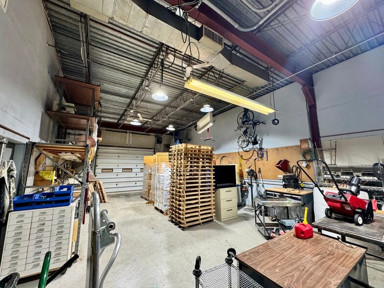 More Photos Of 7 Old Dock Rd, Yaphank Manufacturing For Sale