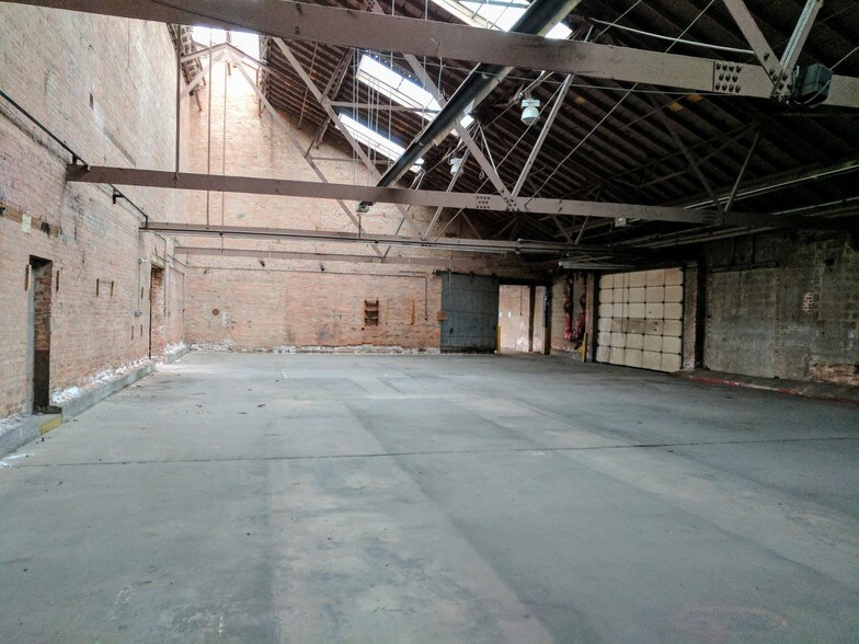 More Photos Of 3301 Wireton Rd, Blue Island Manufacturing For Sale