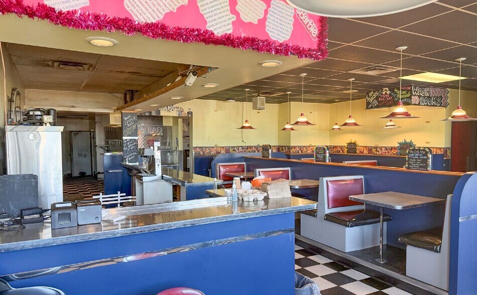 More Photos Of 144 Hartzel Rd, St Catharines Restaurant For Sale