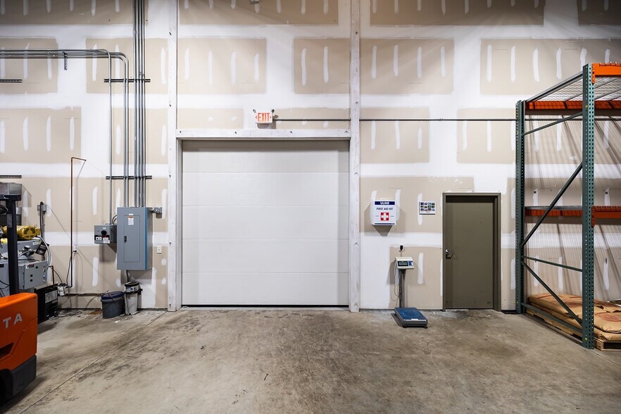 More Photos Of 110 Greenfield St, Wilmington General Retail For Sale