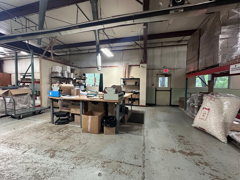 More Photos Of 2883 Aero Park Dr, Traverse City Warehouse For Sale