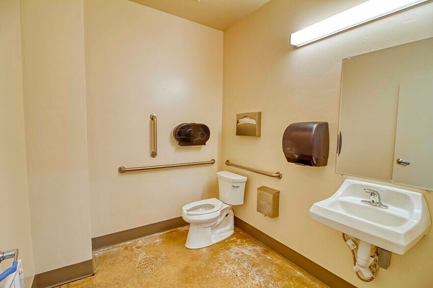 More Photos Of 5811 Sandpiper Dr, Missoula Warehouse For Lease