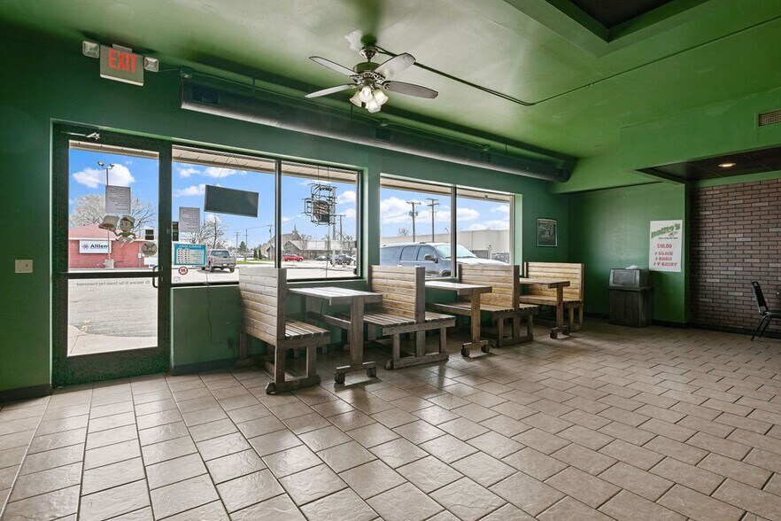 More Photos Of 1951-1981 S 8th St, Wisconsin Rapids General Retail For Sale