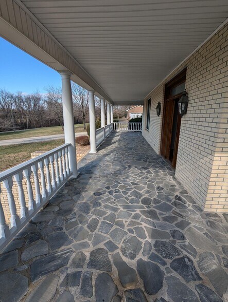 More Photos Of 4059 Lowry Rd, Goode Specialty For Sale