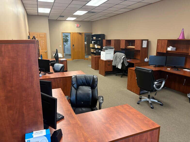 More Photos Of 29 S Lake St, Big Lake Office For Lease