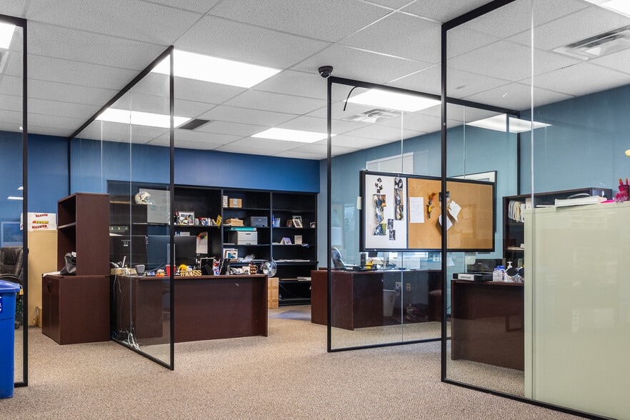 More Photos Of 146 Railroad Ave, Sayville Office For Lease
