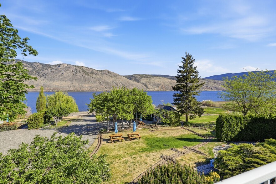 More Photos Of 7001 Savona Access Rd, Thompson-Nicola Hotel For Sale