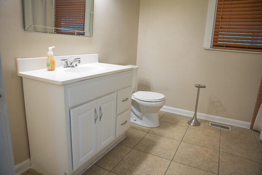 More Photos Of 3617 Alexandria Pike, Cold Spring Loft Creative Space For Sale