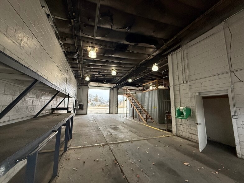 More Photos Of 2931 Route 73, Maple Shade Township Showroom For Sale