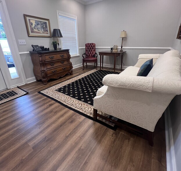 More Photos Of 347 Prado Way, Greenville Office For Sale