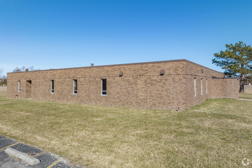 More Photos Of 355 Griswold Rd, Elyria Office For Sale